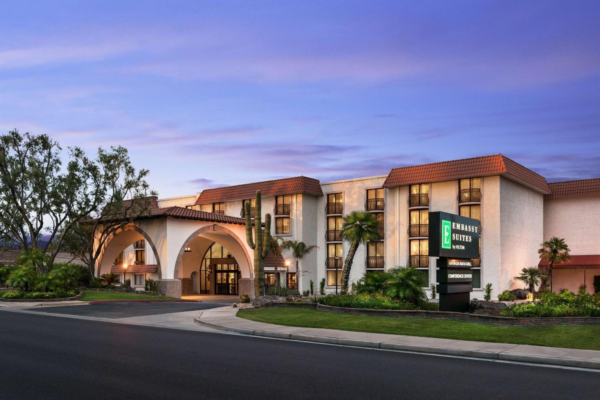 Embassy Suites By Hilton Scottsdale Resort Esterno foto