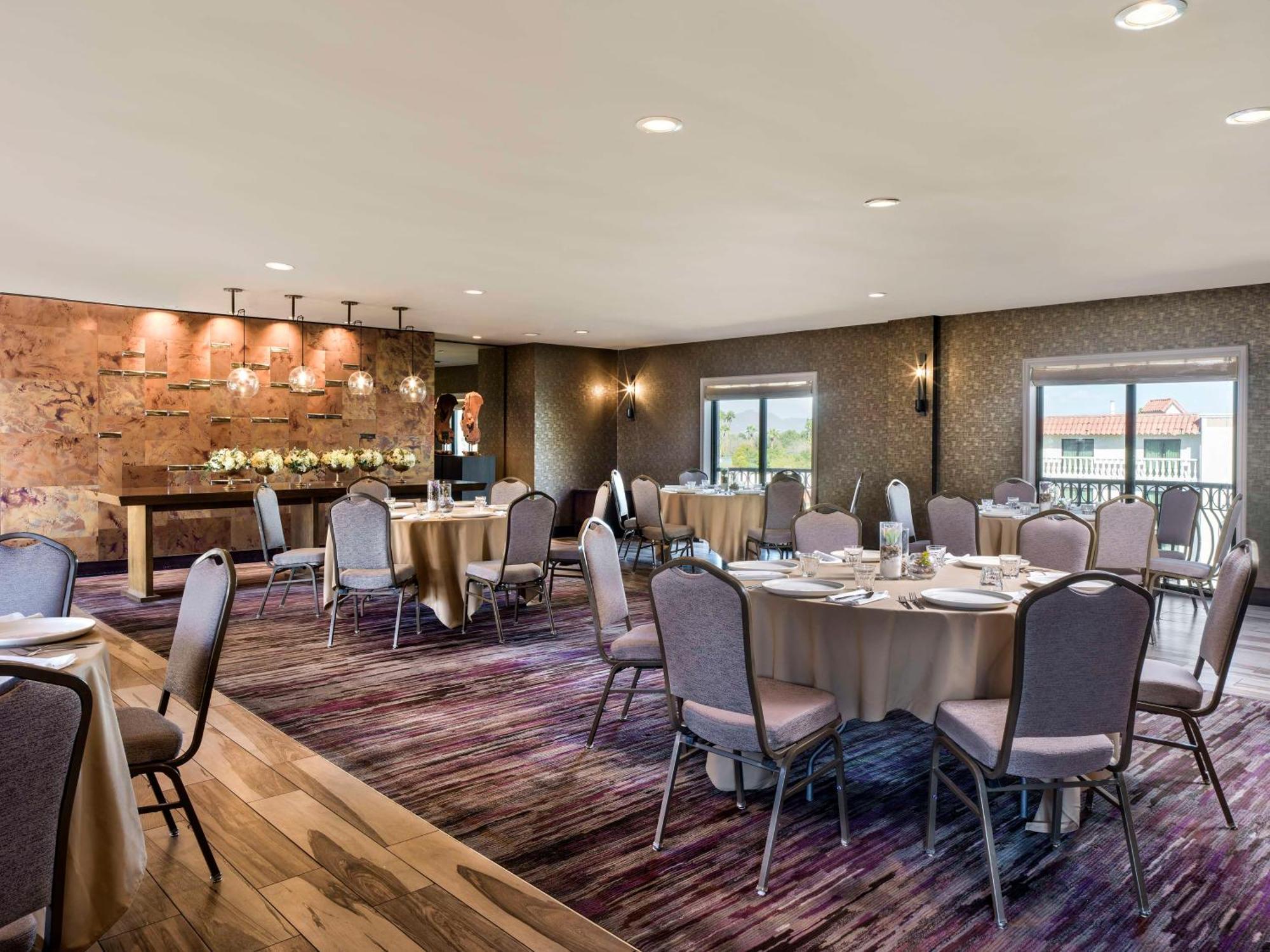 Embassy Suites By Hilton Scottsdale Resort Esterno foto