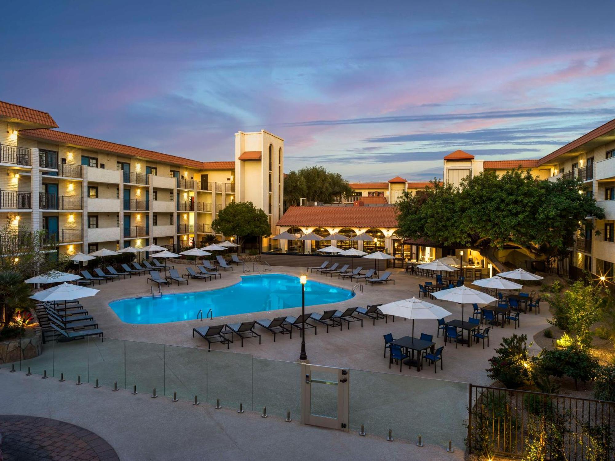 Embassy Suites By Hilton Scottsdale Resort Esterno foto