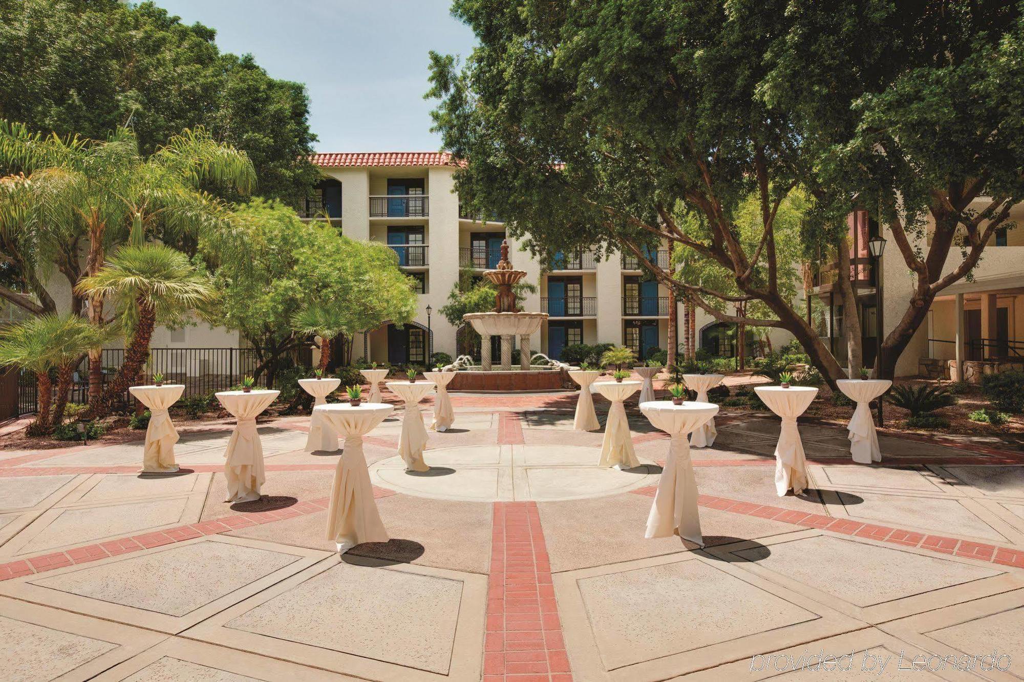 Embassy Suites By Hilton Scottsdale Resort Esterno foto
