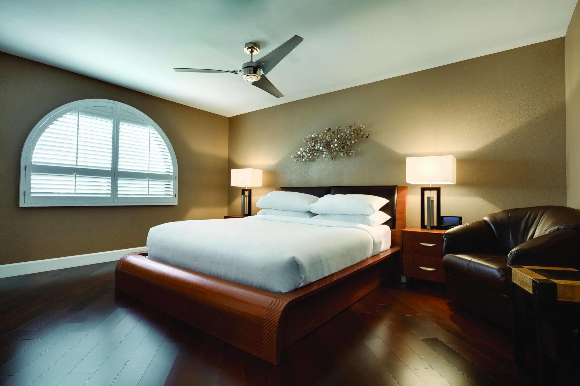 Embassy Suites By Hilton Scottsdale Resort Esterno foto