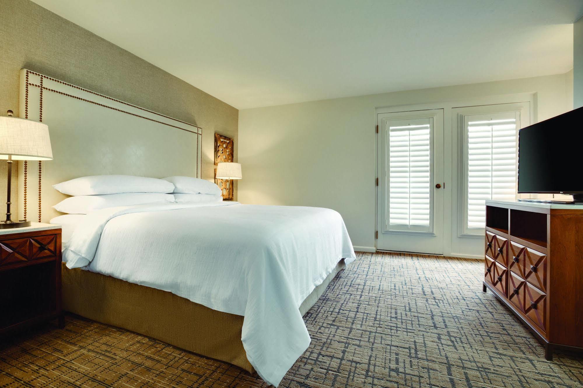 Embassy Suites By Hilton Scottsdale Resort Esterno foto
